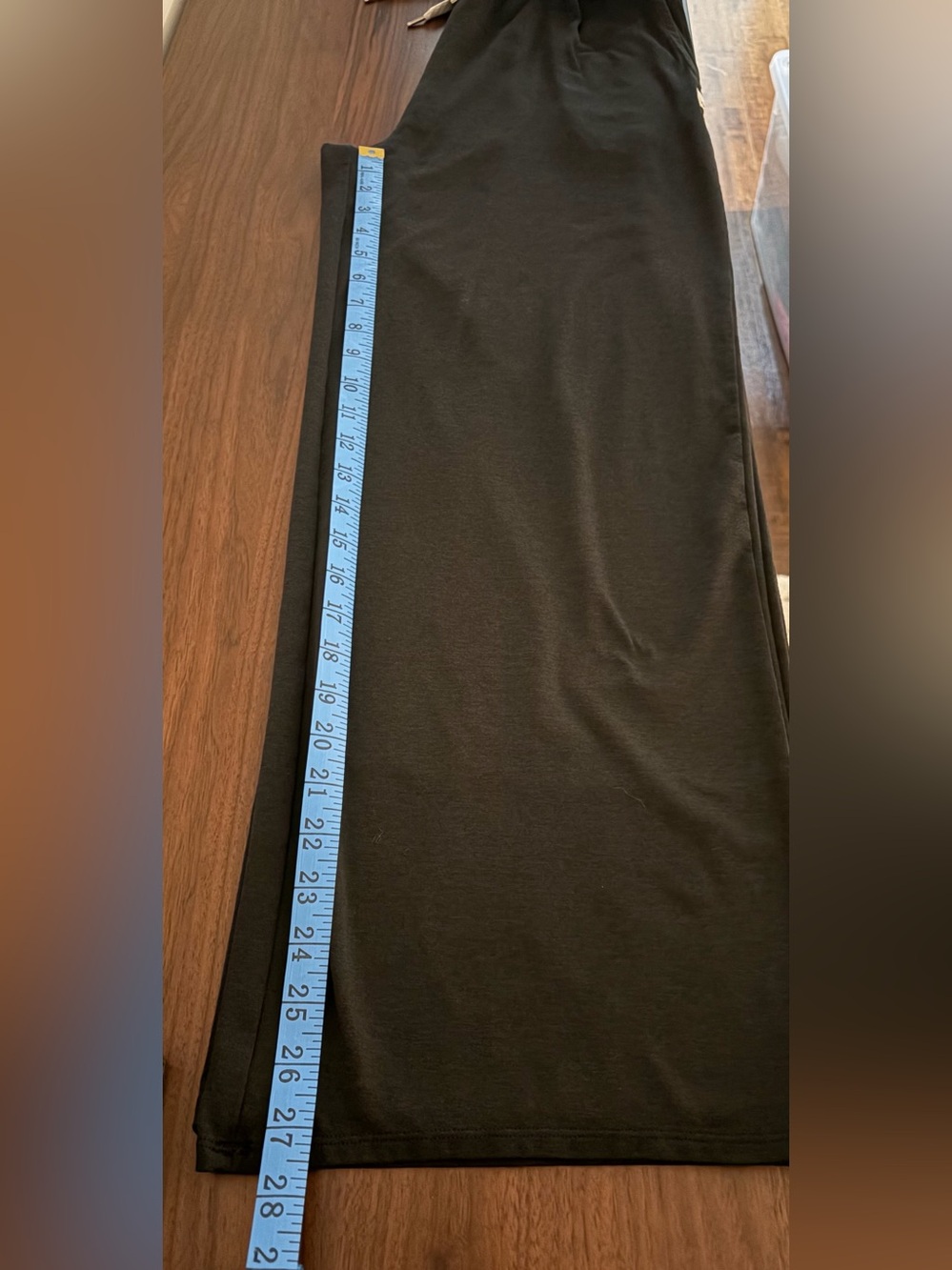 Vuori Halo Essential Wideleg Pant -Short~ size L - Picture 10 of 10
